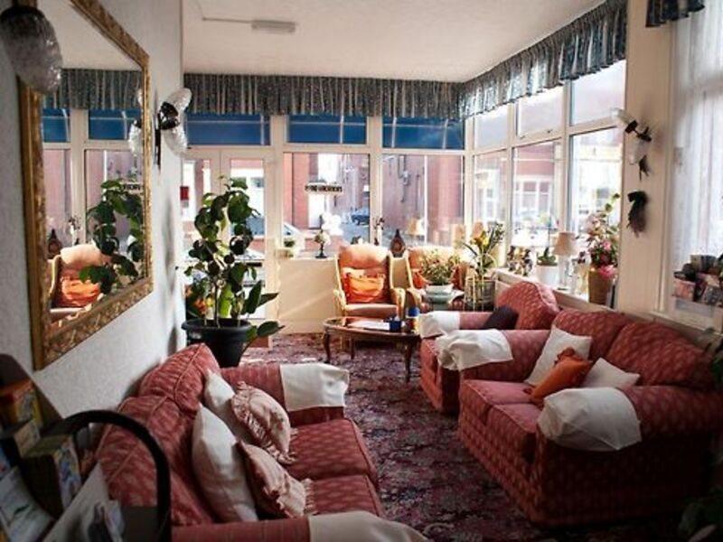 The Highfield Private Hotel Blackpool Bagian luar foto