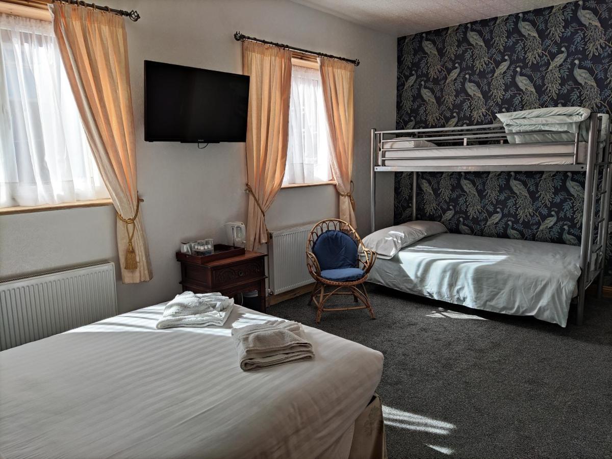 The Highfield Private Hotel Blackpool Bagian luar foto