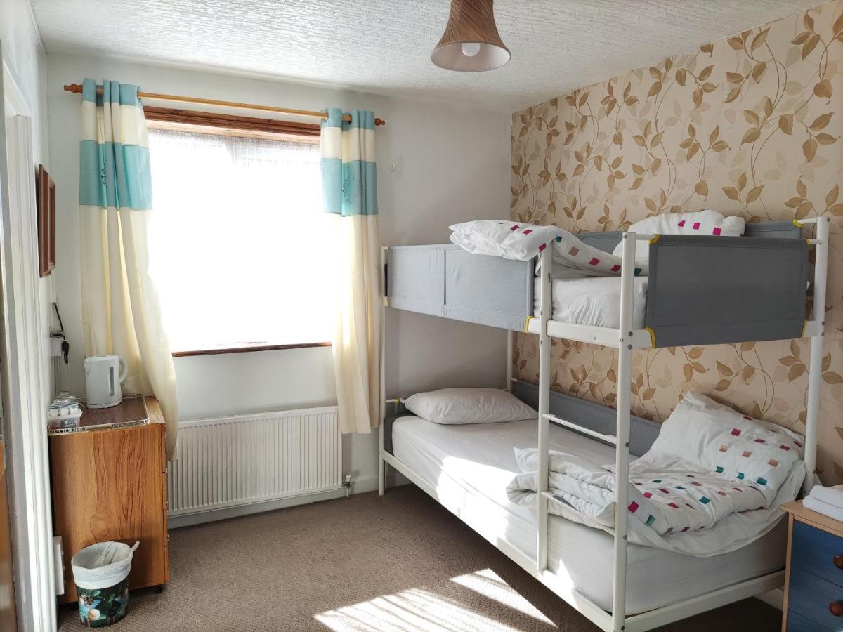The Highfield Private Hotel Blackpool Bagian luar foto