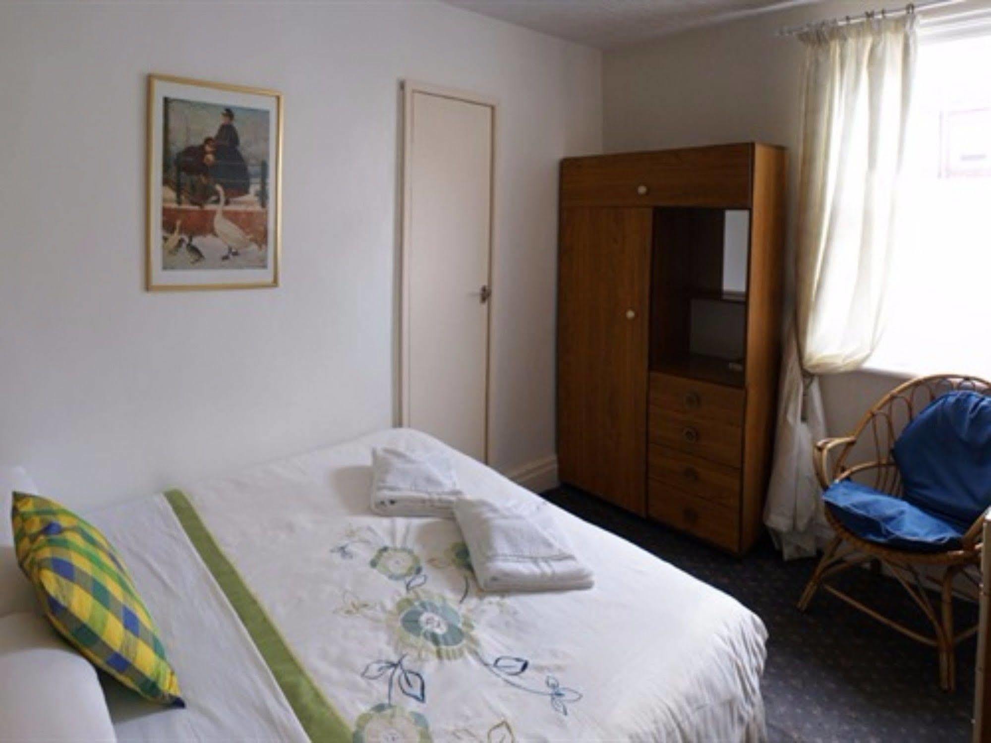 The Highfield Private Hotel Blackpool Bagian luar foto