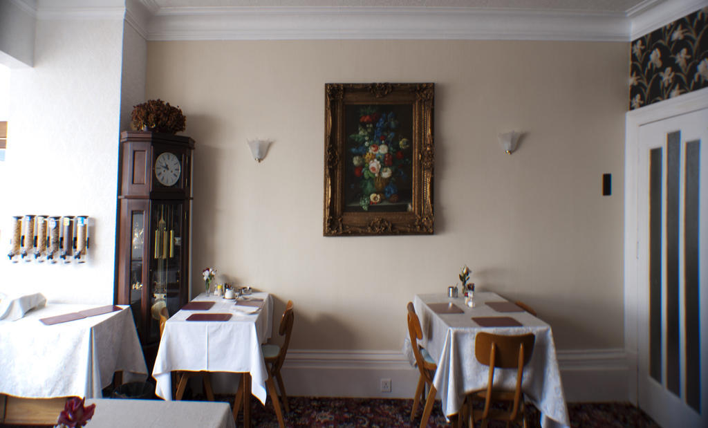 The Highfield Private Hotel Blackpool Bagian luar foto